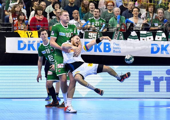 2020 Bilder des Jahres, Sport 02 Februar 16.02.2020, xlakx, Handball Bundesliga, Fuechse Berlin - SC Magdeburg emspor, v.l.Hans Lindberg(Fuechse Berlin 18),Dainis Kristopans(Fueches Berlin 90),Christian O Sullivan(SC Magdeburg 24) Berlin