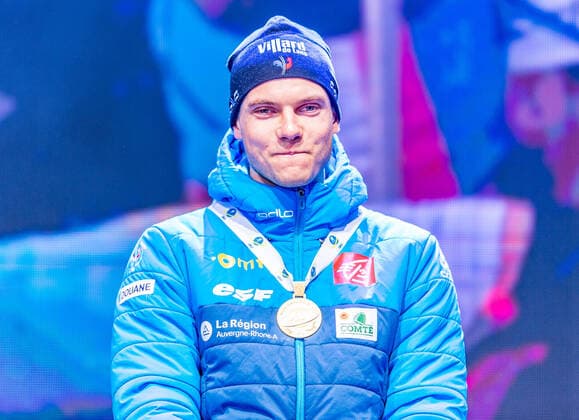 16.02.2020, Suedtirol Arena, Antholz, ITA, IBU Weltmeisterschaften Biathlon, Herren, 12,5 km Verfolgung, Siegerehrung, im Bild Weltmeister und Goldmedaillengewinner Emilien Jacquelin (FRA) World champion and gold medalist Emilien Jacquelin of France during the winner Ceremony for the men s 12,5 km Pursuit of IBU Biathlon World Championships 2020 at the Suedtirol Arena in Antholz, Italy on 2020 02 16. Antholz
