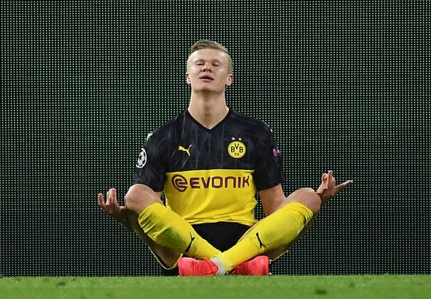 2020 Bilder des Jahres, Sport 02 Februar Sport Themen der Woche KW08 Sport Bilder des Tages 18.02.2020, xjhx, Fussball UEFA Champions League, Borussia Dortmund - Paris St.Germain PSG emspor, v.l. Erling Haaland (Borussia Dortmund) celebrate the goal, Der Torjubel zum 1:0 (DFL DFB REGULATIONS PROHIBIT ANY USE OF PHOTOGRAPHS as IMAGE SEQUENCES and or QUASI-VIDEO) Dortmund