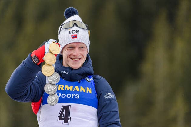2020 Bilder des Jahres, Sport 02 Februar Sport Themen der Woche KW08 Sport Bilder des Tages 200223 Johannes Thingnes Bo of Norway celebrate with his gold medal after the men s 15 km mass start during the IBU Biathlon World Championships on February 23, 2020 in Antholz. Photo: Joel Marklund BILDBYRAN kod JM 88124 bbeng skidskytte skiskyting biathlon VM skidskytte-VM IBU Biathlon World Championships 2020 Anterselva masstart mass start jubel Norge Copyright: JOELxMARKLUND BB200223JM151