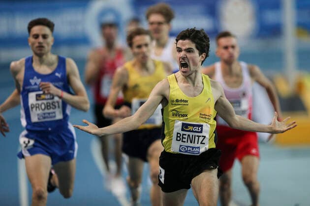 2020 Bilder des Jahres, Sport 02 Februar Sport Themen der Woche KW08 Sport Bilder des Tages Deutsche Leichtathletik-Hallenmeisterschaften; Leipzig, 23.02.2020 Deutscher Meister ueber 1500m: Timo Benitz (LG farbtex Nordschwarzwald); Deutsche Leichtathletik-Hallenmeisterschaften am 23.02.2020 in der Arena Leipzig, Sachsen (Deutschland). Copyright: xBEAUTIFULxSPORTS AxelxKohringx