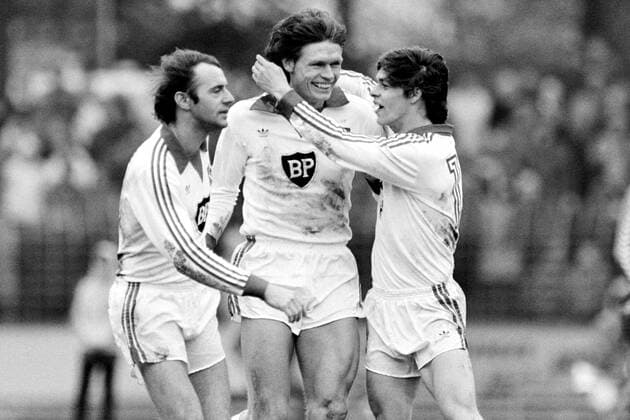 NOGLY Peter Team HSV jubelt nach seinem Tor mit REIMANN Willi Fussball Bundesliga Saison 1979 - 1980 Spiel Bayer Uerdingen - HSV 0 : 3 am 29. 03. 1980 in Uerdingen