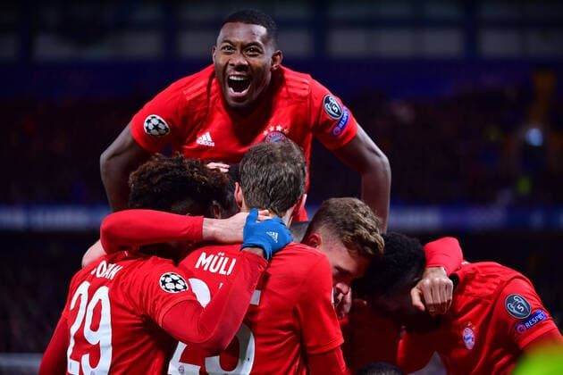 2020 Bilder des Jahres, Sport 02 Februar Sport Themen der Woche KW09 Sport Bilder des Tages Fußball Champions League Achtelfinale FC Chelsea - FC Bayern München am 25.02.2020 an der Stamford Bridge in London Torjubel zum zum 0:2 durch Serge Gnabry ( München ) DFL DFB regulations prohibit any use of photographs as image sequences and or quasi-video.