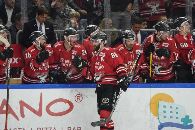 Köln, 1. DEL, Saison 2019 2020, Kölner Haie vs Grizzlys Wolfsburg , 25.02.2020, Lanxessarena Köln, Benjamin Honowski, Kölner Haie, Torjubelt