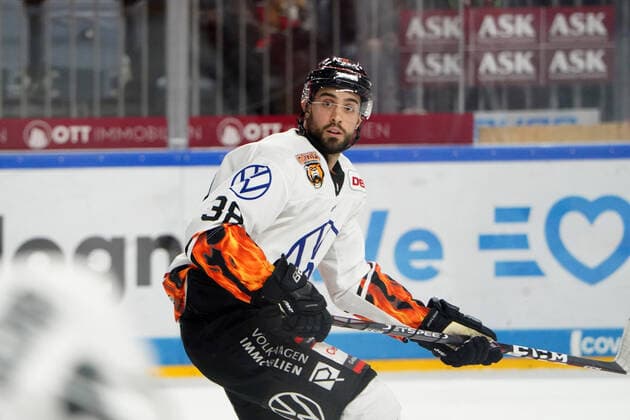 Köln, 1. DEL, Saison 2019 2020, Kölner Haie vs Grizzlys Wolfsburg , 25.02.2020, Lanxessarena Köln,Lucas Lessio Grizzlys Wolfsburg,