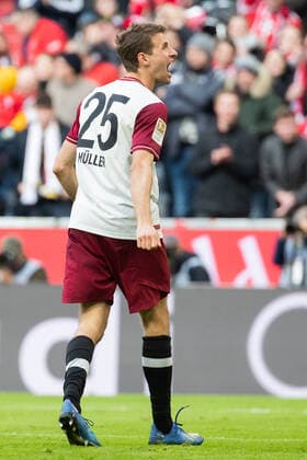 Fussball: Bundesliga, 25. Spieltag, FC Bayern Muenchen - 1. FC Augsburg. Thomas Mueller (FC Bayern Muenchen) jubelt nach seinem Tor zum 1:0. DFL regulations prohibit any use of photographs as image sequences and or quasi-video. GER, Fussball, Bundesliga, FC Bayern Muenchen - 1. FC Augsburg, 08.03.2020 Muenchen Copyright: xTomxWellerx xEibner-Pressefotox EP_eer
