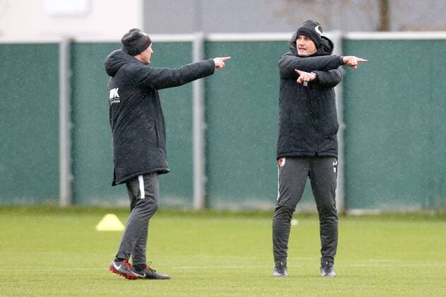 Bilder des Jahres 2020, Sport 03 März Sport Themen der Woche KW11 Sport Bilder des Tages l-r: Co-Tainer Tobias Zellner (FC Augsburg) und Chef-Trainer Heiko Herrlich (FC Augsburg), Training, FC Augsburg, Fussball, 1.Bundesliga, 10.03.2020 Augsburg Bayern Deutschland