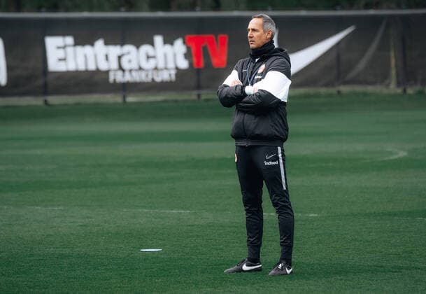 Sport Bilder des Tages 03.04.2020, xsgex, Fussball 1.Bundesliga, Eintracht Frankfurt Training emspor, v.l. Trainer Adolf Adi Huetter (Eintracht Frankfurt) (DFL DFB REGULATIONS PROHIBIT ANY USE OF PHOTOGRAPHS as IMAGE SEQUENCES and or QUASI-VIDEO) Frankfurt am Main