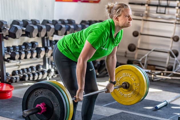 Bilder des Jahres 2020, Sport 04 April Sport Themen der Woche KW16 Sport Bilder des Tages Kugelstoßerin Sara Gambetta (SV Halle) beim Krafttraining Im Zuge der Beschränkungen durch die Corona-Krise und der Olympiaabsage trainieren die Damen der Werfergruppe des SV Halle mit Sondergenehmigung auf der Wurfanlage Brandberge. Halle Saale Sachsen-Anhalt Deutschland