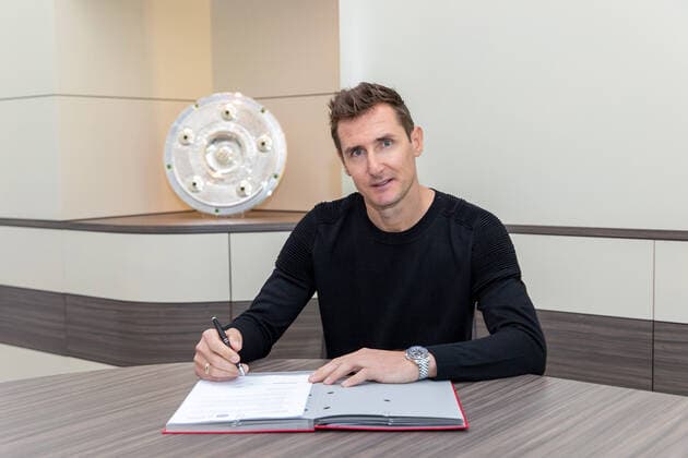 Bilder des Jahres 2020, Sport 05 Mai Sport Themen der Woche KW19 Sport Bilder des Tages Poolfoto FC Bayern München: Miroslav Klose (41) wird ab 1. Juli 2020 neuer Assistent von Cheftrainer Hansi Flick. Der Vertrag des ehemaligen Nationalstürmers hat eine Laufzeit bis zum 30. Juni 2021.