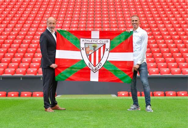 Bilder des Jahres 2020, Sport 05 Mai Sport Themen der Woche KW22 Sport Bilder des Tages Fußball, Athletic Bilbao, Trainer Gaizka Garitano unterschreibt einen neuen Vertrag Gaizka Garitano renews as coach of Athletic Bilbao for one more season. Bilbao May, 31, 2020 Gaizka Garitano renueva como entrenador del Athletic de Bilbao por una temporada mas Athletic Bilbao Cordon Press Cordon Press