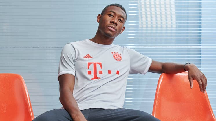 Bilder des Jahres 2020, Sport 07 Juli Sport Themen der Woche KW30 Sport Bilder des Tages FC Bayern München Präsentation - Auswärtstrikot der Saison 2020 2021 - David Alaba