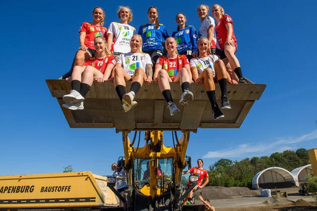 Bilder des Jahres 2020, Sport 07 Juli Sport Themen der Woche KW31 Sport Bilder des Tages Mannschaftsfotos und Porträts in einem Kieswerk eines Sponsor SV Union Halle-Neustadt (Wildcats) Handball 1.Bundesliga - Saison 2020 2021 Copyright: xVIADATAx xHolgerxJohnx Halle Saale Sachsen-Anhalt Deutschland