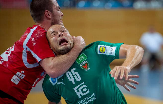 Bilder des Jahres 2020, Sport 08 August Sport Themen der Woche KW32 Sport Bilder des Tages Handball Potsdam MBS Arena Luftschiffhafen 08.08.2020 Testspiel Saisonauftakt des 1. VfL Potsdam FÜCHSE BERLIN Paul Drux 95 Fuechse geg Matti SPENGLER 14 VfL Potsdam