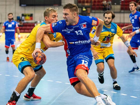 Bilder des Jahres 2020, Sport 08 August Sport Themen der Woche KW35 Sport Bilder des Tages Fabian Wiederstein (HBW Balingen-Weilstetten, 13) gegen Joschua Braun (HSG Konstanz, 23), HSG Konstanz vs. HBW Balingen-Weilstetten, BGV Handball Cup 2020, Handball, Herren, 30.08.2020 HSG Konstanz vs. HBW Balingen-Weilstetten, BGV Handball Cup 2020, Handball, Herren, 30.08.2020 Stuttgart Copyright: xEibner-Pressefotox EP_mst
