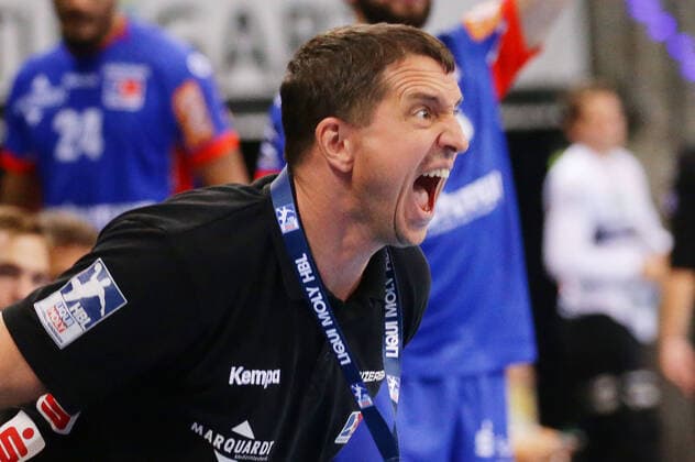Bilder des Jahres 2020, Sport 09 September Sport Themen der Woche KW37 Sport Bilder des Tages Stuttgart , Handball BGV Cup , Finale , Rhein-Neckar Löwen vs. HBW Balingen-Weilstetten , Jens Bürkle ( Trainer Balingen )