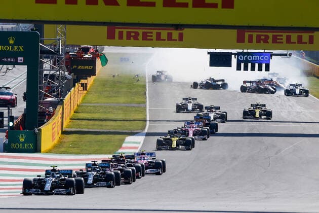 Bilder des Jahres 2020, Sport 09 September Sport Themen der Woche KW37 Sport Bilder des Tages Crash at the restart between 20 MAGNUSSEN Kevin (dnk), Haas F1 Team VF-20 Ferrari, 06 LATIFI Nicholas (can), Williams Racing F1 FW43, 99 GIOVINAZZI Antonio (ita), Alfa Romeo Racing C39, 55 SAINZ Carlos (spa), McLaren Renault F1 MCL35, action during the Formula 1 Pirelli Gran Premio Della Toscana Ferrari 1000, 2020 Tuscan Grand Prix, from September 11 to 13, 2020 on the Autodromo Internazionale del Mugello, in Scarperia e San Piero, near Florence, Italy FORMULE 1 : Grand prix de Toscane - Course - Mugello - Scarperia e San Piero - 13 09 2020 DPPI PANORAMIC _20I7919