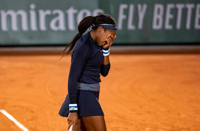 Bilder des Jahres 2020, Sport 09 September Sport Themen der Woche KW40 Sport Bilder des Tages Cori(Coco)Gauff (USA) reagiert veraergert, Aerger, enttaeuscht, Enttaeuschung, Emotion Tennis - French Open 2020 - Grand Slam - Roland Garros - Paris - - France - 30 September 2020. Copyright: xJuergenxHasenkopfx
