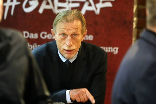 Bilder des Jahres 2020, Sport 10 Oktober Sport Themen der Woche KW41 Sport Bilder des Tages KICKER BASE Gebäude Kupferhütte, Sportbuzzer Networknight mit Sportprominenz, Christoph Daum, Bild: 06.10.2020