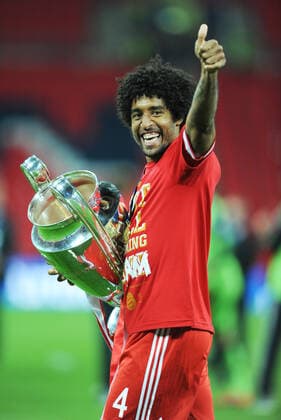 Championsleague Finale: Borussia Dortmund - FC Bayern Muenchen 25.05.2013 . Dante mit dem Pokal