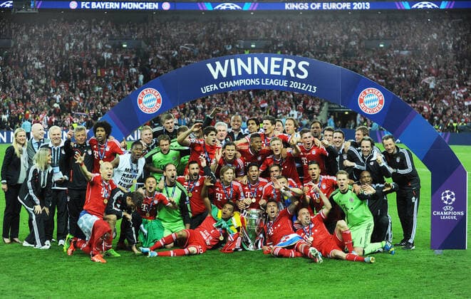Championsleague Finale: Borussia Dortmund - FC Bayern Muenchen 25.05.2013 . Der FC Bayern Muenchen mit dem Pokal
