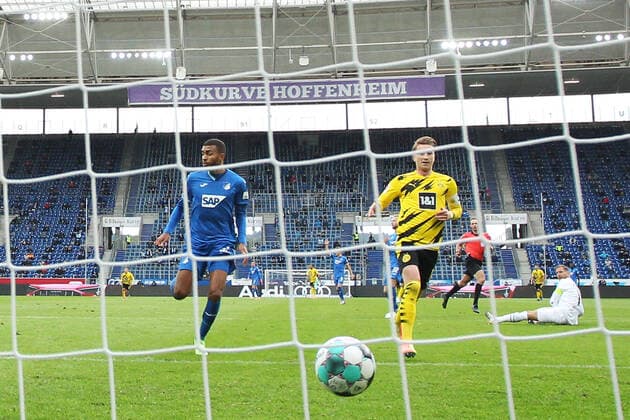 Bilder des Jahres 2020, Sport 10 Oktober Sport Themen der Woche KW42 Sport Bilder des Tages 17.10.2020, xtvx, Fussball 1.Bundesliga, TSG 1899 Hoffenheim - Borussia Dortmund emspor, v.l. Goal scored, Tor zum 0:1 Marco Reus (Borussia Dortmund) (DFL DFB REGULATIONS PROHIBIT ANY USE OF PHOTOGRAPHS as IMAGE SEQUENCES and or QUASI-VIDEO) Sinsheim
