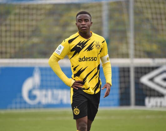 Bilder des Jahres 2020, Sport 10 Oktober Sport Themen der Woche KW42 Sport Bilder des Tages Youssoufa Moukoko (Borussia Dortmund) 18.10.2020, Fussball GER, Saison 2020 2021, U19 Bundesliga West, 3. Spieltag, FC Schalke 04 - Borussia Dortmund 2:3, Foto: TEAM2sportphoto Gelsenkirchen Parkstadion Nordrhein Westfalen Deutschland