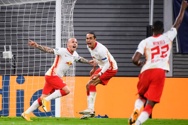 Bilder des Jahres 2020, Sport 10 Oktober Sport Themen der Woche KW43 Sport Bilder des Tages 20.10.2020, xkvx, Fussball UEFA Champions League, RB Leipzig - Basaksehir FK emspor, v.l. Torjubel, Goal celebration, celebrate the goal zum 1:0 durch Jose Angelino (RB Leipzig) (DFL DFB REGULATIONS PROHIBIT ANY USE OF PHOTOGRAPHS as IMAGE SEQUENCES and or QUASI-VIDEO) Leipzig