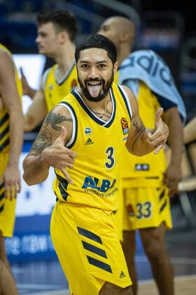 Bilder des Jahres 2020, Sport 11 November Sport Themen der Woche KW47 Sport Bilder des Tages Basketball Berlin 18.11.2020 Euroleague Regualr Season Saison 2020 2021 Alba Berlin - LDLC ASVEL Villeurbanne Peyton Siva (Alba Berlin, No.03) Jubel