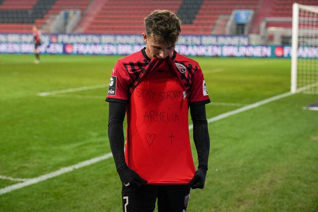Bilder des Jahres 2020, Sport 11 November Sport Themen der Woche KW47 Sport Bilder des Tages 3. Liga - FC Ingolstadt 04 - 1. FC Magdeburg - Dennis Eckert Ayensa (7, FCI) Tor Jubel Siegtreffer zeigt T-Shirt 3. Liga - FC Ingolstadt 04 Saison 2020 2021 1. FC Magdeburg