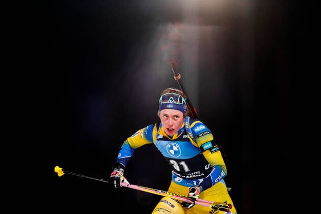 Bilder des Jahres 2020, Sport 11 November Sport Themen der Woche KW48 Sport Bilder des Tages 201129 Elvira Öberg of Sweden competes in women s 7,5 km during the IBU World Cup on November 29, 2020 in Kontiolahti. Photo: Kalle Parkkinen BILDBYRAN COP 211 KP0005 skidskytte biathlon världscup ibu world cup bbeng Copyright: KALLExPARKKINEN BB201129BB266