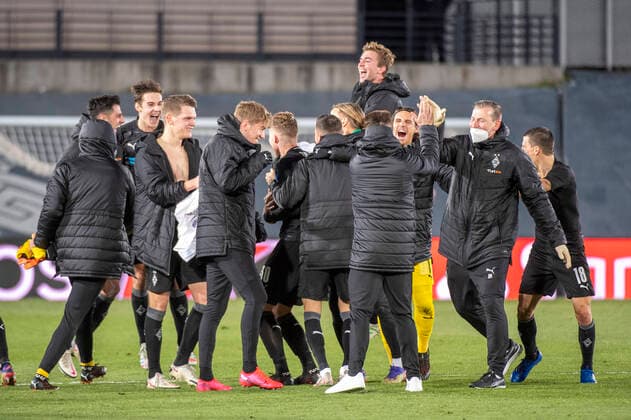 Bilder des Jahres 2020, Sport 12 Dezember Sport Themen der Woche KW50 Sport Bilder des Tages Freudentanz der Borussen auf dem Platz, GER, Real Madrid vs. Borussia Moenchengladbach, Fussball, Champions League, Gruppenspiel, Saison 2020 2021, 09.12.2020 GER, Real Madrid vs. Borussia Moenchengladbach, Fussball, Champions League, Gruppenspiel, Saison 2020 2021, 09.12.2020 Madrid Copyright: xEibnerxPressefotox xBenjaminxSOELZERx EP_EER