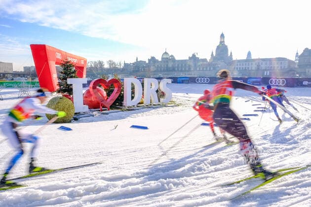 Bilder des Jahres 2020, Sport 12 Dezember COOP FIS Ski Langlauf Weltcup am 20.12.2020 am Elbufer in Dresden Sachsen. Teamsprint Herren.