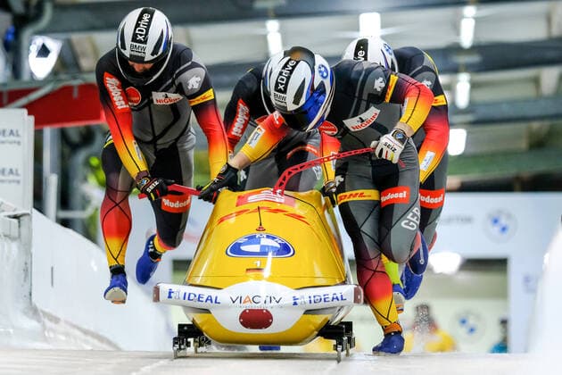 Bilder des Jahres 2021, Sport 02 Februar Sport Themen der Woche KW06 Sport Bilder des Tages IBSF Weltmeisterschaft Bob + Skeleton 2021 in Altenberg. 2. Lauf - Viererbob Herren am 13.02.2021. Team Deutschland - Francesco Friedrich, Thorsten Margis, Candy Bauer, Alexander Schueller.
