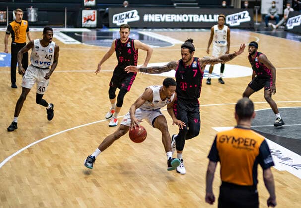 1. Basketball Bundesliga, easyCredit BBL, Saison 2020 2021, 18. Spieltag 12.02.21, Hamburg, Hamburg Towers vs. Telekom Baskets Bonn Â