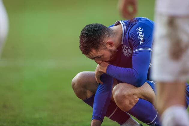 Bilder des Jahres 2021, Sport 02 Februar Sport Themen der Woche KW08 27.02.2021, Fussball, Saison 2020 2021, 1. Bundesliga, 23.Spieltag, VfB Stuttgart - FC Schalke 04, Nabil BENTALEB (FC Schalke 04) Tim Rehbein RHR-FOTO DFL REGULATIONS PROHIBIT ANY USE OF PHOTOGRAPHS AS IMAGE SEQUENCES AND OR QUASI-VIDEO. Stuttgart Mercedes Benz Arena BW Deutschland xRHR-FOTO TRx