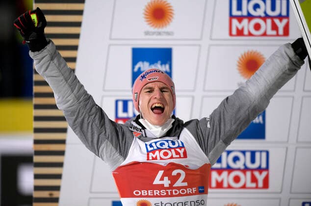 Bilder des Jahres 2021, Sport 02 Februar Sport Themen der Woche KW08 Sport Bilder des Tages 27.02.2021, Nordische SKI WM Oberstdorf 2021, Oberstdorf im Allgäu, Skispringen der Herren, Karl Geiger (GER) jubelt.