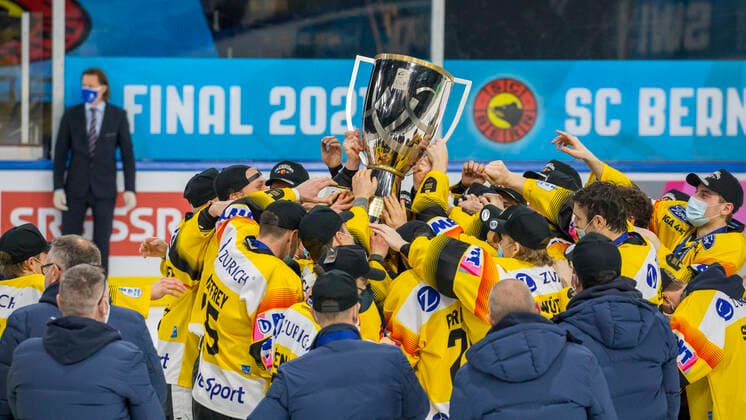 Bilder des Jahres 2021, Sport 02 Februar Sport Themen der Woche KW08 Zürich, Schweiz - 28. Februar 2021: Der SC Bern gewinnt den letzten Schweizer Eishockey Cup. Dies war die letzte Austragung. Eishockey