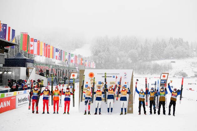 Bilder des Jahres 2021, Sport 03 März Sport Themen der Woche KW09 210305 The Russian, Norwegian and French teams celebrate after the Men s Cross Country Skiing 4x10 Relay during the FIS Nordic Ski World Championships on March 5, 2021 in Oberstdorf. Photo: Johanna Lundberg BILDBYRAN kod JL JL0097 skidor cross-country skiing langrenn fis nordic world ski championships vm ski-vm skid-vm stafett relay 9 bbeng jubel ryssland norge frankrike Copyright: JOHANNAxLUNDBERG BB210305JL087