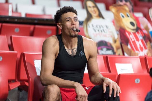 Bilder des Jahres 2021, Sport 04 April Sport Themen der Woche KW13 Basketball, Euroleague, day0}.04.2021, FC Bayern München - Zalgiris Kaunas. Im Bild Wade BALDWIN (FC Bayern München, 2) genießt Siegerzigarre Zigarre. München Audi Dome Bayern Deutschland Copyright: Passion2Press.dex xMarkusxFischerx