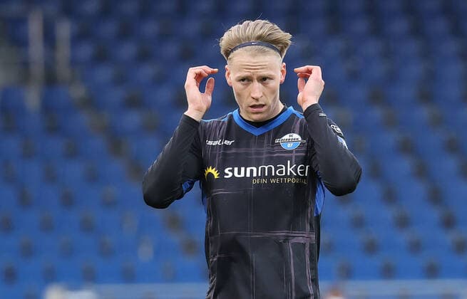 Bilder des Jahres 2021, Sport 04 April Sport Themen der Woche KW15 Sport Bilder des Tages Chris Fuehrich (SC Paderborn 07) DFL REGULATIONS PROHIBIT ANY USE OF PHOTOGRAPHS AS IMAGE SEQUENCES AND OR QUASI-VIDEO.