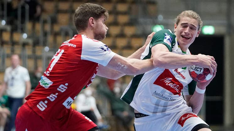 Bilder des Jahres 2021, Sport 04 April Sport Themen der Woche KW16 Sport Bilder des Tages 22.04.2021, Emslandarena, Lingen, GER, HSG Nordhorn-Lingen vs TSV GWD Minden, Juri Knorr (Minden 19), DFL REGULATIONS PROHIBIT ANY USE OF PHOTOGRAPHS AS IMAGE SEQUENCES AND OR QUASI-VIDEO. Lingen Niedersachsen Germany Emslandarena