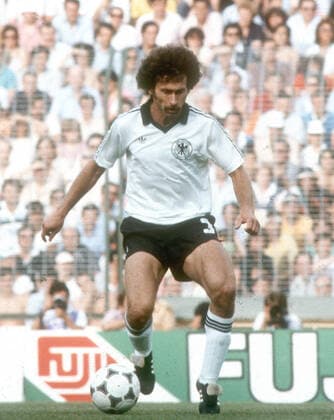 Fußball-Weltmeisterschaft 1982 FINALE : Italien - Deutschland 3:1 in Madrid am 11.07.1982 Paul Breitner (GER)