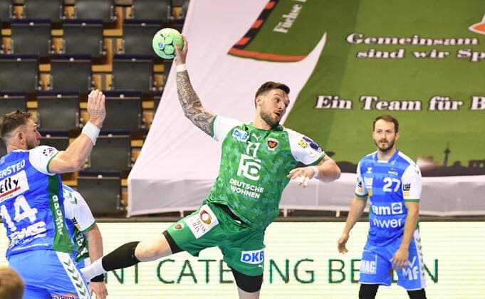 Handball, Herren, Saison 2020 2021, 1. Bundesliga (15. Spieltag), Füchse Berlin - FRISCH AUF! Göppingen, v. l. Jacob Bagersted (FRISCH AUF! Göppingen), Johan Koch (Füchse Berlin), Marco Rentschler (FRISCH AUF! Göppingen), 16.05. 2021, Copyright: xSebastianxRäppoldx xMatthiasxKox