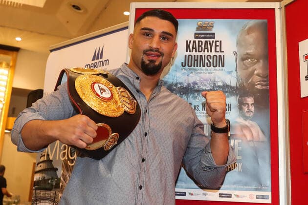 Bilder des Jahres 2021, Sport 06 Juni Sport Themen der Woche KW22 Sport Bilder des Tages Schwergewichtsboxer Agit Kabayel (SES Boxing) - Pressekonferenz im Maritim Hotel zur WBA Continental Meisterschaft Agit Kabayel vs. Kevin Johnson anlässlich des SES Boxabend auf der Seebühne im Elbauenpark in Magdeburg - Boxen,Mann,Männer,Deutschland,01.06.2021