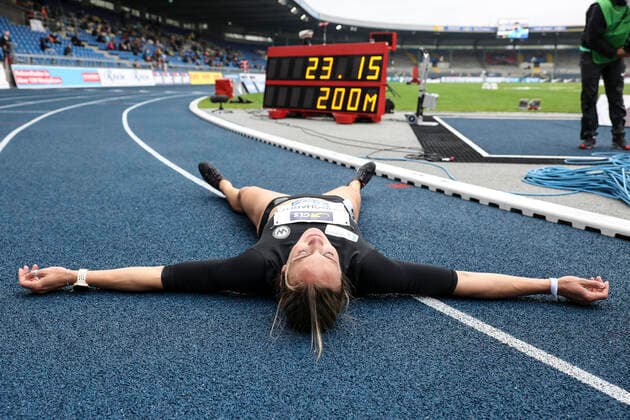 Bilder des Jahres 2021, Sport 06 Juni Sport Themen der Woche KW22 Sport Bilder des Tages Deutsche Leichtathletik-Meisterschaften; Braunschweig, 06.06.2021 Alexandra Burghardt (BY LG Gendorf Wacker Burghausen) siegt auch ueber 200m - mit 23.15s; Deutsche Leichtathletik-Meisterschaften am 06.06.2021 im Eintracht-Stadion, Braunschweig (Niedersachsen). Copyright: xBEAUTIFULxSPORTS AxelxKohringx