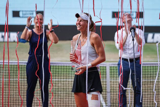 Bilder des Jahres 2021, Sport 06 Juni Im Bild: Siegerin 2021: Liudmila SAMSONOVA (RUS) Einzel-Finale, bett1open 2021, Berlin, LTTC Rot-Weiß - Steffi-Graf-Stadion, 20.06.2021,