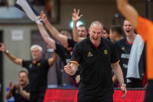 EuroBasket 2022, DBB, Historie, Bundestrainer Bilder des Jahres 2021, Sport 06 Juni Sport Themen der Woche KW24 Basketball Hamburg 20.06.2021 Supercup Nationalmannschaft Deutschland (GER) - Italien (ITA) Henrik Rödl (Deutschland, Bundestrainer) Rodl Roedl jubel