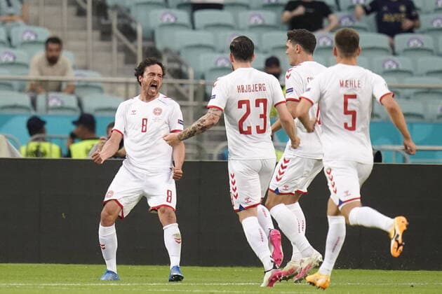 Bilder des Jahres 2021, Sport 07. Juli Sport Themen der Woche KW26 Tor durch Thomas Delaney Sport Bilder des Tages Kvartfinalen mellem Danmark - Tjekkiet pa Baku Olympic Stadium i Aserbajdsjan, lørdag den 3. juli 2021 , Baku - - Select - - Danmark
