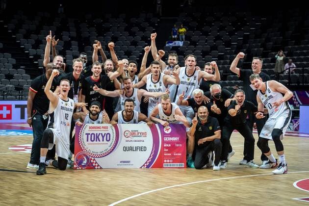 Basketball Split 04.07.2021 Olympia-Qualifikation FIBA Olympic Qualifying Tournament 2020 Finale Deutschland (GER) - Brasilien (BRA) Deutschland gewinnt und qualifiziert sich f¸r Olympia in Tokyo Isaac Bonga (Deutschland, No.00) Joshiko Saibou (Deutschland, No.01) Maodo Lo (Deutschland, No.04) Nils Giffey (Deutschland, No.05) Johannes Voigtmann (Deutschland, No.07) Jan Niklas Wimberg (Deutschland, No.06) Moritz Wagner (Deutschland, No.13) Lukas Wank (Deutschland, No.19) Danilo Barthel (Deutschland, No.22) Johannes Thiemann (Deutschland, No.32) Andreas Obst (Deutschland, No.42) Henrik RËÜdl (Deutschland, Bundestrainer) Rodl Roedl und andere
